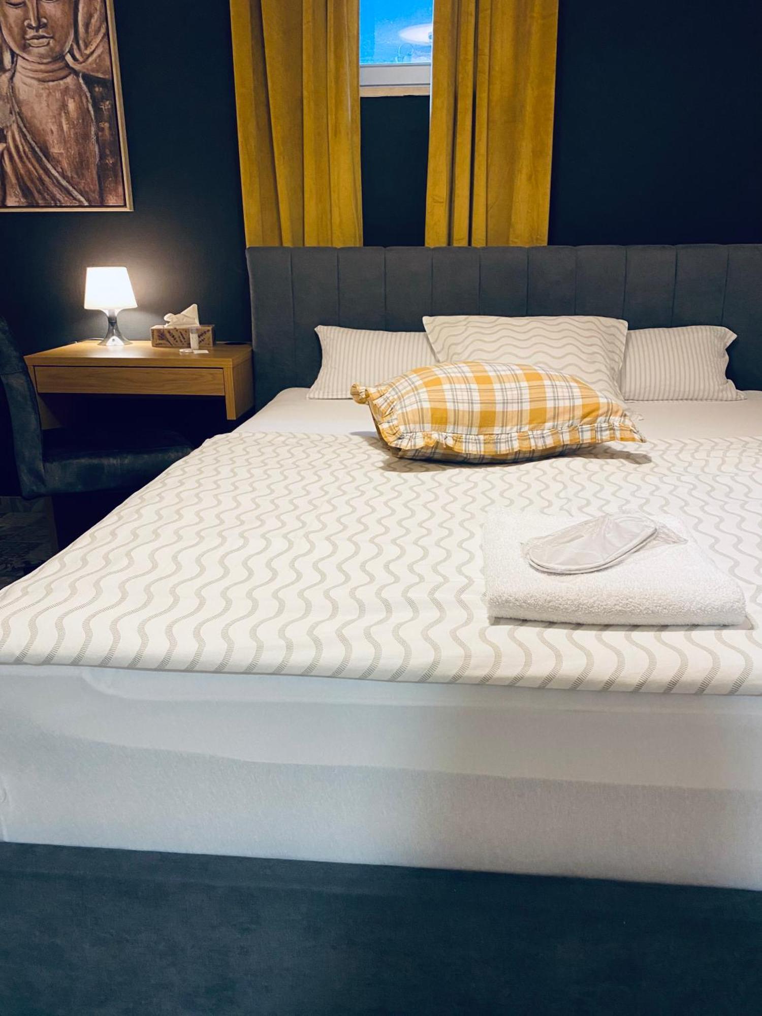 Rooms & Apartment Zala Airport Shuttle Option Cerklje na Gorenjskem Kültér fotó